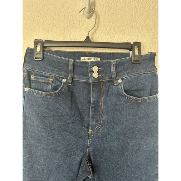 We The Free Shayla Mid Rise Boot Cut Jeans NWOT Size 31 - Picture 3 of 8